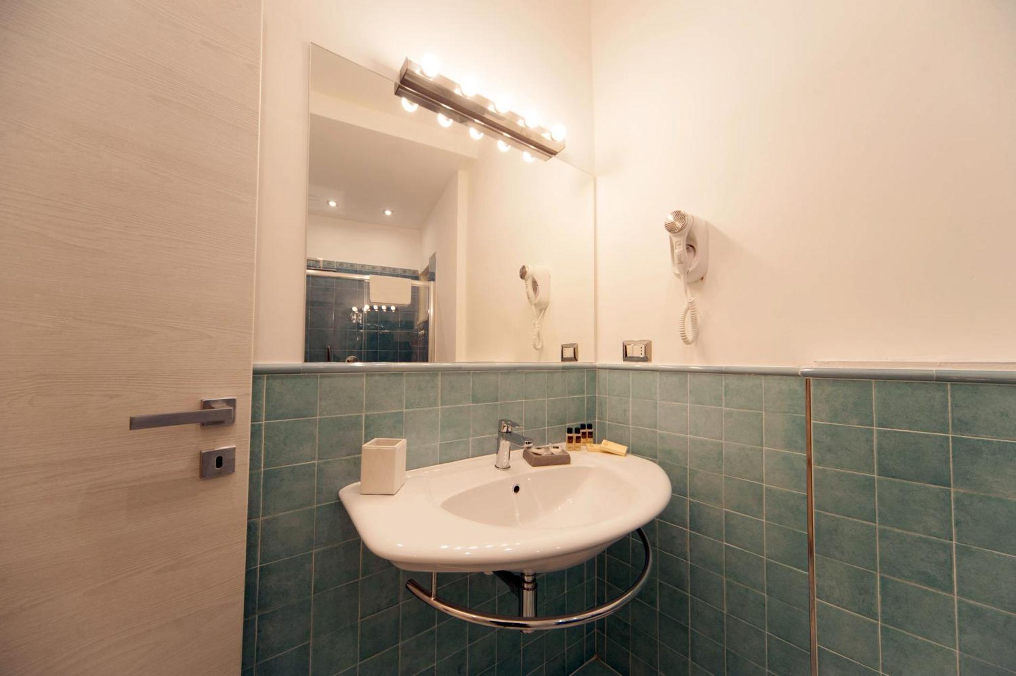 La Cattedrale Dai Tetti Bed & Breakfast Trani Exterior photo